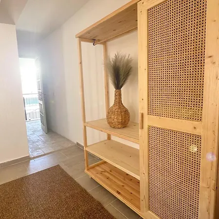 Monk Island Otel